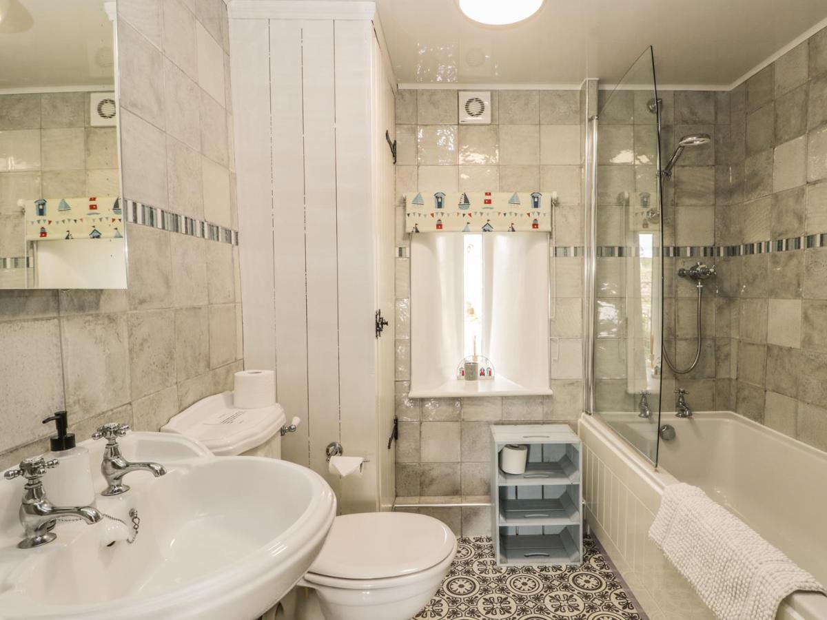 Honey Bee Cottage Скарборо Экстерьер фото